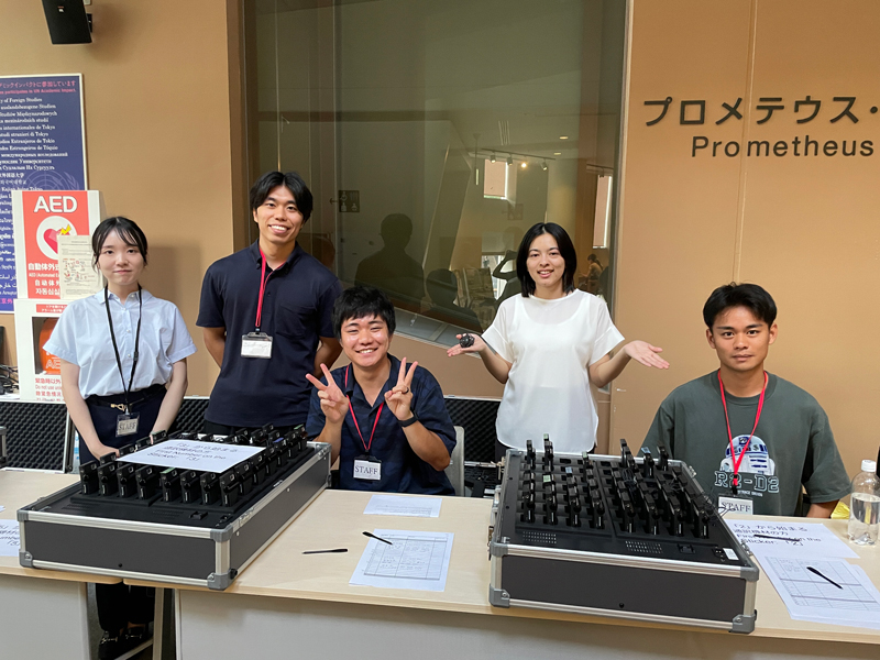 TUFS_PR's tweet image. 【TOPIC】7/14開催のTUFS Cinemaにて、大学院日英通訳・翻訳実践プログラムの学生が同時通訳実習を行いました。担当学生のレポートを紹介します。こちらをご覧ください👉tufs.ac.jp/NEWS/trend/250…