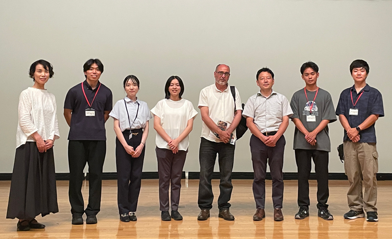 TUFS_PR's tweet image. 【TOPIC】7/14開催のTUFS Cinemaにて、大学院日英通訳・翻訳実践プログラムの学生が同時通訳実習を行いました。担当学生のレポートを紹介します。こちらをご覧ください👉tufs.ac.jp/NEWS/trend/250…