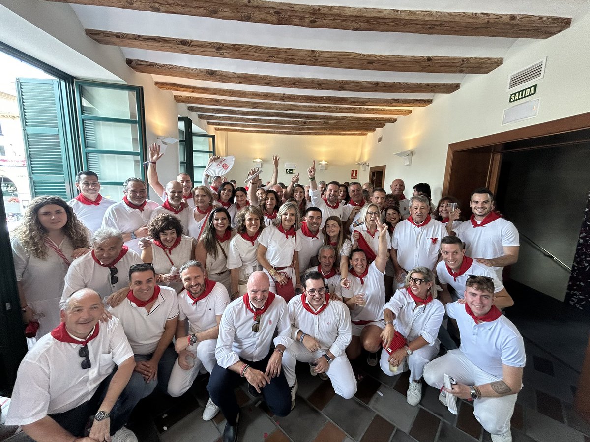 alextoquero's tweet image. Felices #fiestas #Tudela. Un orgullo de ciudad. Maravilloso cohete. Maravillosa @apctudela. Maravillosa tierra. Ya estamos en fiestas. Que disfrutéis. ¡Viva Tudela!, ¡viva #Navarra! y ¡viva Santa Ana!