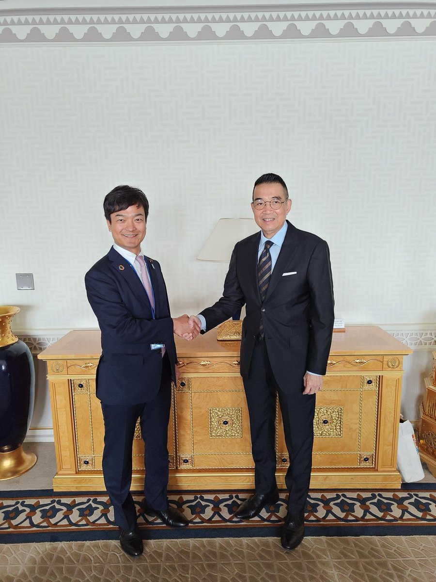 外務省 (@mofajapan_jp) on Twitter photo 7月24日(現地時間23日)、#米国 ・ニューヨーク訪問中の #宮路外務副大臣 は、マーリット・サギアムポン・ #タイ 外務大臣(<a href="/AmbPoohMaris/">Maris Sangiampongsa</a>)と会談を行いました。
mofa.go.jp/mofaj/press/re… 7月24日(現地時間23日)、#米国 ・ニューヨーク訪問中の #宮路外務副大臣 は、マーリット・サギアムポン・ #タイ 外務大臣(<a href="/AmbPoohMaris/">Maris Sangiampongsa</a>)と会談を行いました。
mofa.go.jp/mofaj/press/re…