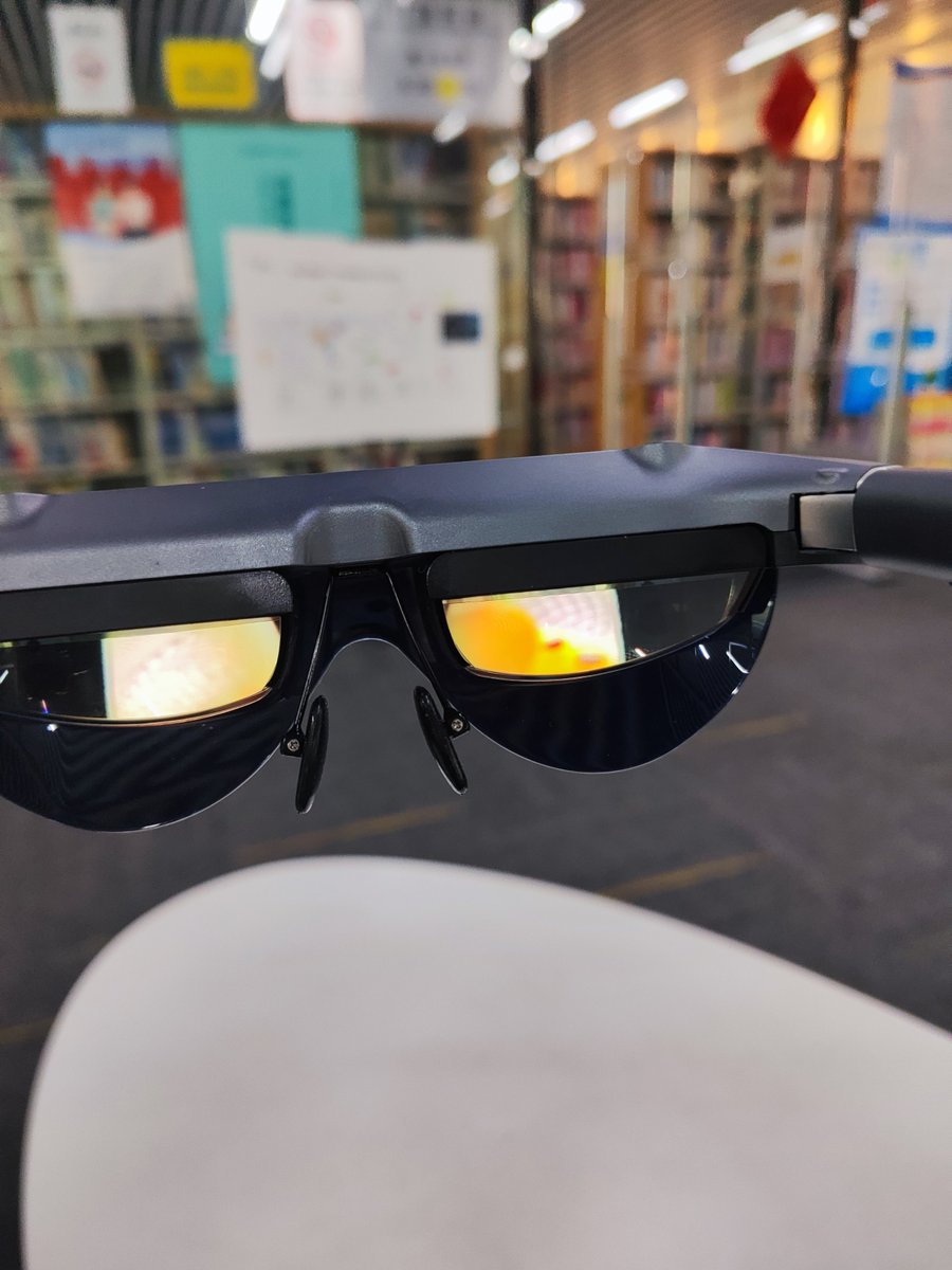 DreamGlassAR's tweet image. Chill time hits different with Flow on. 👓
#ARGlasses #FlowWithMe #ChillMode #BigScreenVibes #CozyTech #RelaxInStyle #SmartLeisure #TechThatTravels #WatchAnywhere