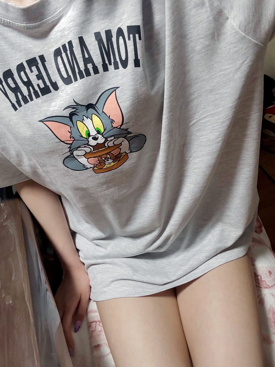 3glxTr's tweet image. おばあちゃんがトムジェリの
パジャマ買ってきてくれた💓