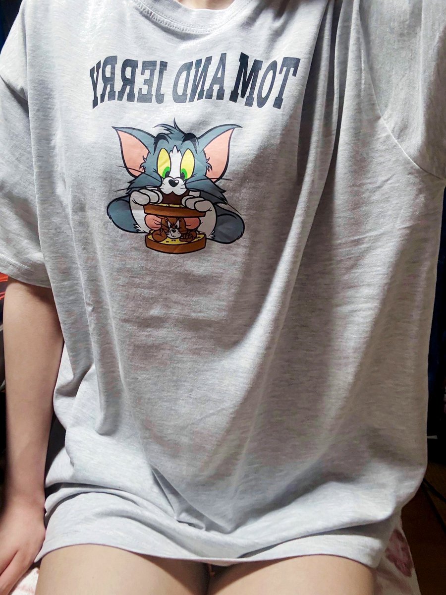 3glxTr's tweet image. おばあちゃんがトムジェリの
パジャマ買ってきてくれた💓