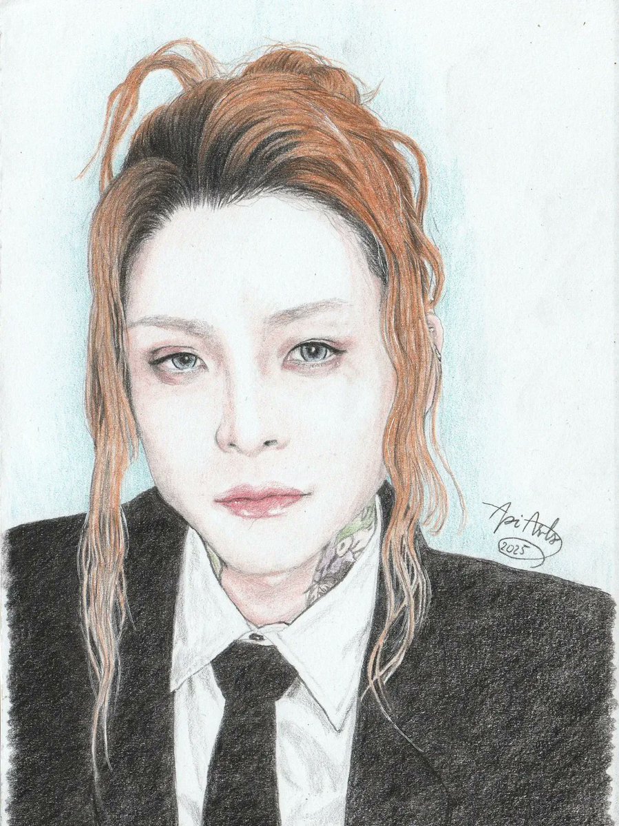 ApatiA69's tweet image. Fanart for FUKURO in Warsaw. I'm posting it so late, because I really didn't had time.
#FUKURO #roadtoeurope #fanart #gift #art #portrait #colorpencils #color