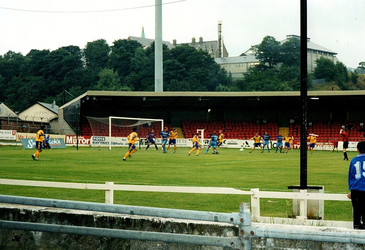 onthisGTFCday's tweet image. 25th July 2000 - Kingsley Black scores twice as Grimsby Town beat @FinnHarpsFC 2-0 at the Brandywell in Northern Ireland #GTFC Coyne (Croudson), McDermott, Gallimore (Chapman), Livingstone, Groves, Butterfield (Bloomer), Pouton, Coldicott, Buckley (Smith), Black (Allen), Clare