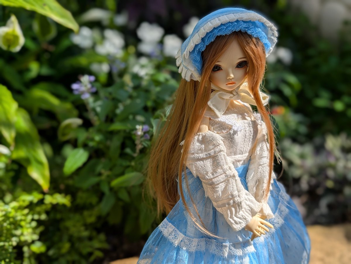 yamidollart's tweet image. 花の郷でドール撮影、あえてあち〜ときに来れば人がいないから存分に撮れる、だが当然あちーので自販機でいろはす追加しました。