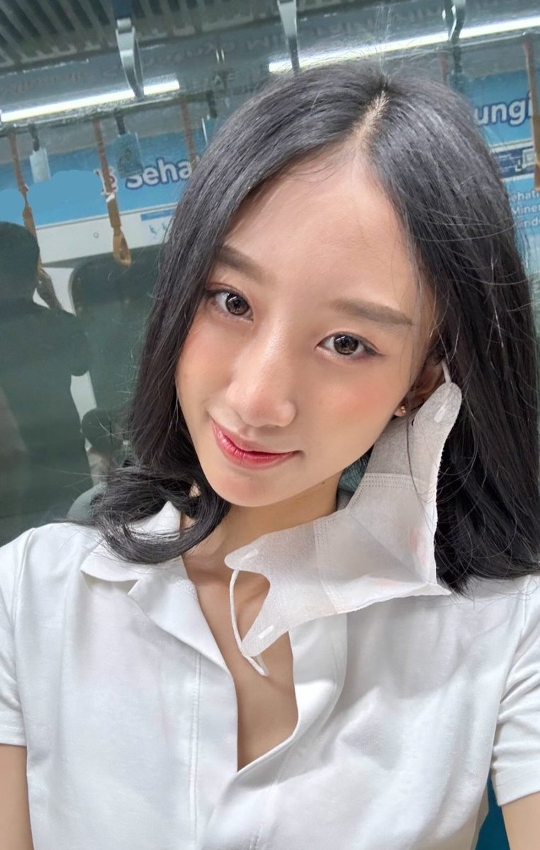 Erry110691's tweet image. Hallo kakak. Salken. Lagi kabur dari tempat kerja😂😂🤣🤣.#calive