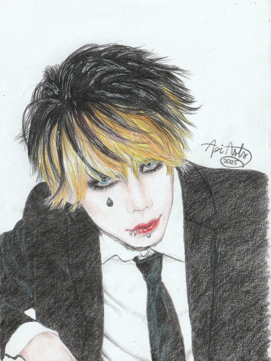 ApatiA69's tweet image. Fanart for FUKURO in Warsaw. I'm posting it so late, because I really didn't had time.
#FUKURO #roadtoeurope #fanart #gift #art #portrait #colorpencils #color