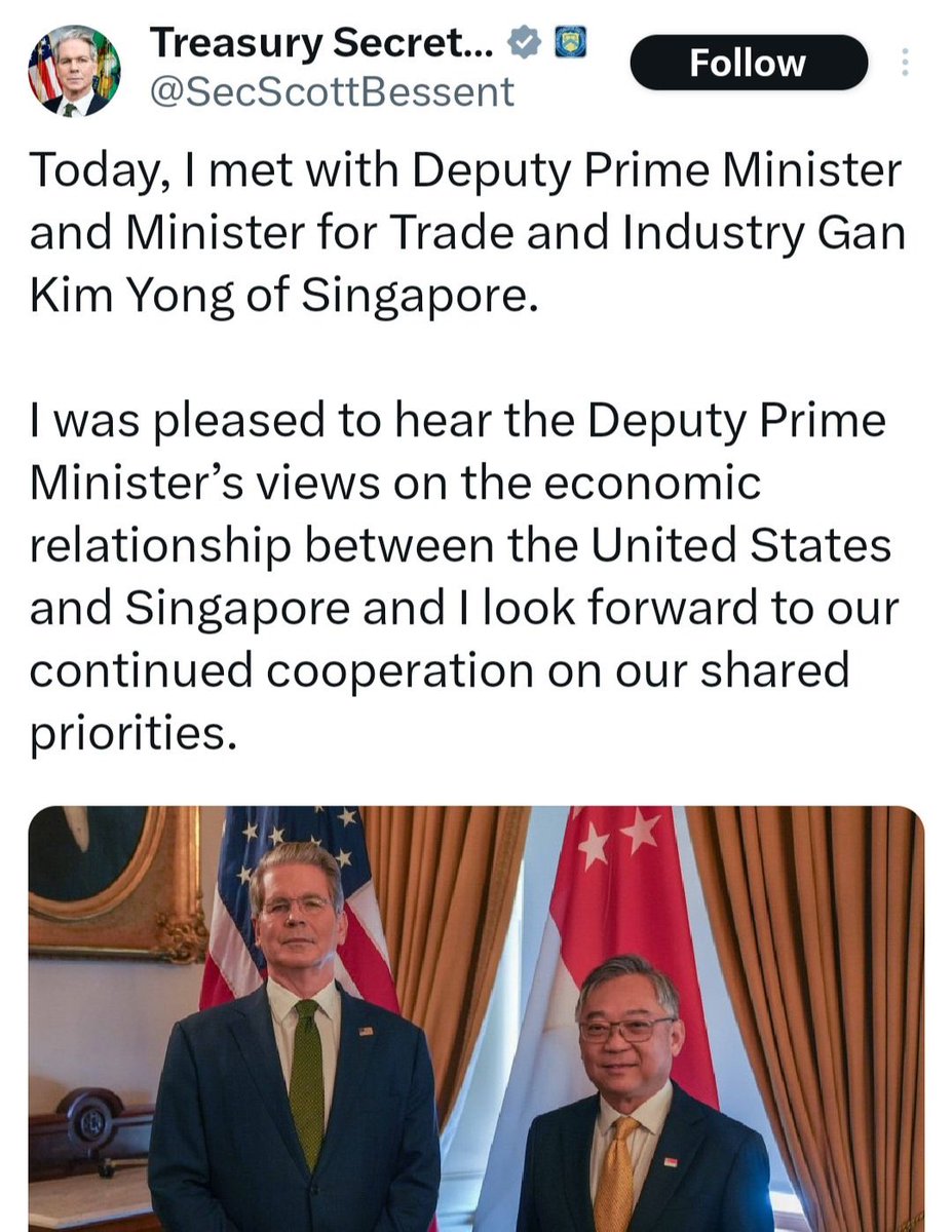 한덕수 대행때 조선 LNG 등 청신호였음 
최상목도 함정 수주전 막판까지 밀었고 
근데 이재명 되자 바로 까임 싱가폴이 가져감 
어제도 베센트는 한국 패싱하고 
싱가폴 부총리 만남 

이게 다 이재명 때문이다 
이재명 리스크가 국가 리스크라고 했냐 안했냐