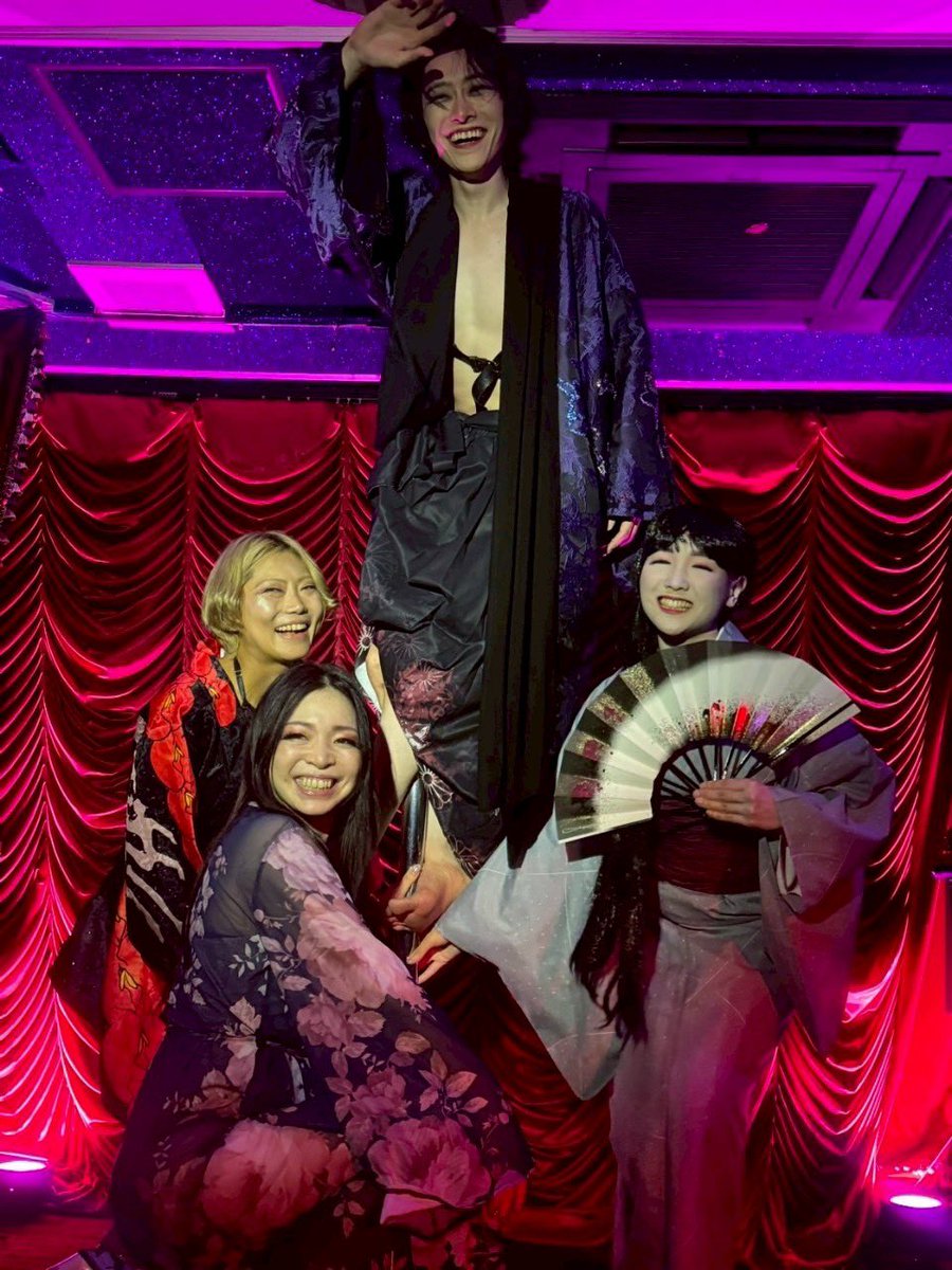 olene619's tweet image. 昨夜もありがとうございました✨✨
ポールのゲストYoshinoriさん、なちょすさんといつもお世話になりまくりな詩乃さん🫶
ほっこり女子会からのポールに触ってみようの会が自然開催されておりました❤️‍🔥

演者全員破顔☺️