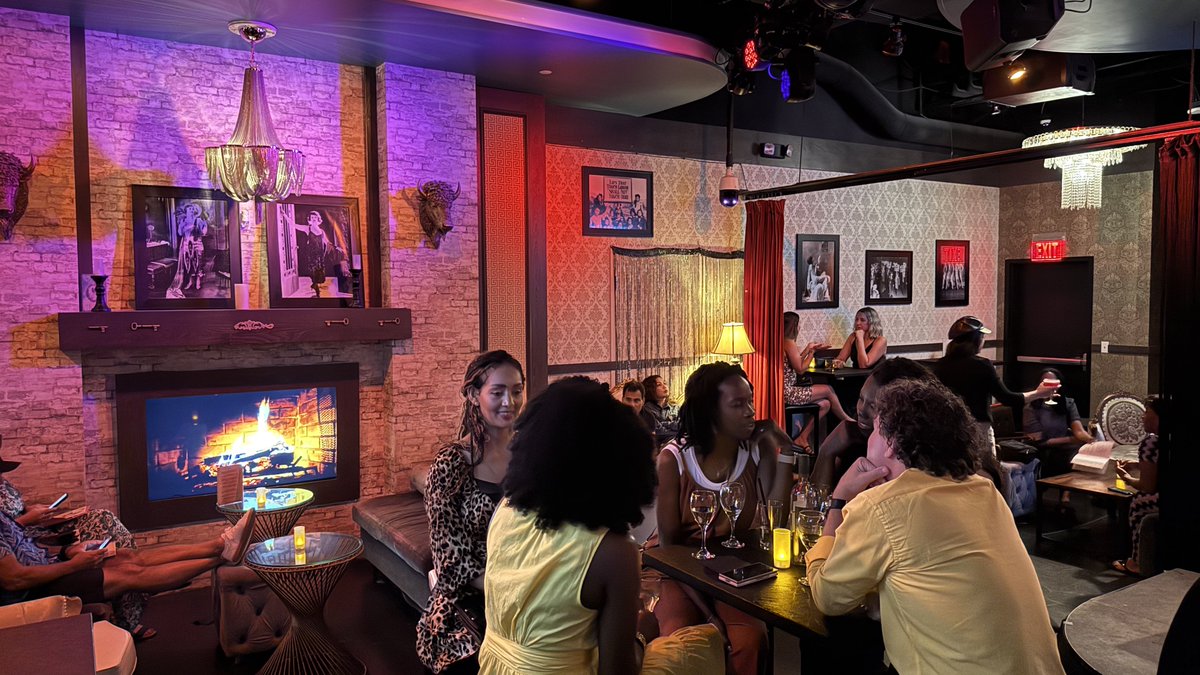 TangaroaJoel's tweet image. The 1923 “speakeasy”-style bar at Mandalay Bay is a nice chill-vibe, but not something special per se. Larger than I was expecting and a good night cap… but I do wish my drink was a bit bigger. (Not-pictured)
