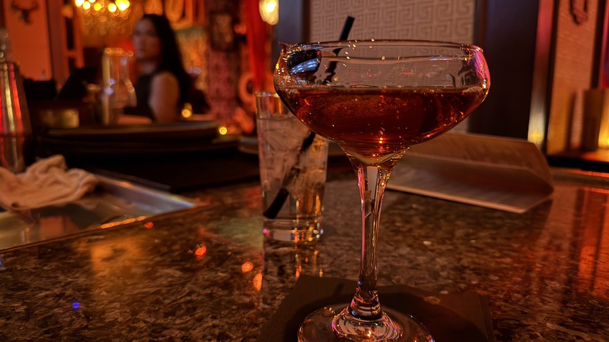TangaroaJoel's tweet image. The 1923 “speakeasy”-style bar at Mandalay Bay is a nice chill-vibe, but not something special per se. Larger than I was expecting and a good night cap… but I do wish my drink was a bit bigger. (Not-pictured)