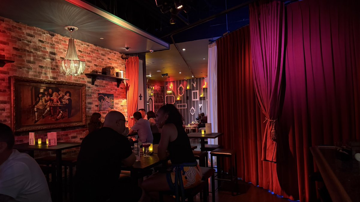 TangaroaJoel's tweet image. The 1923 “speakeasy”-style bar at Mandalay Bay is a nice chill-vibe, but not something special per se. Larger than I was expecting and a good night cap… but I do wish my drink was a bit bigger. (Not-pictured)
