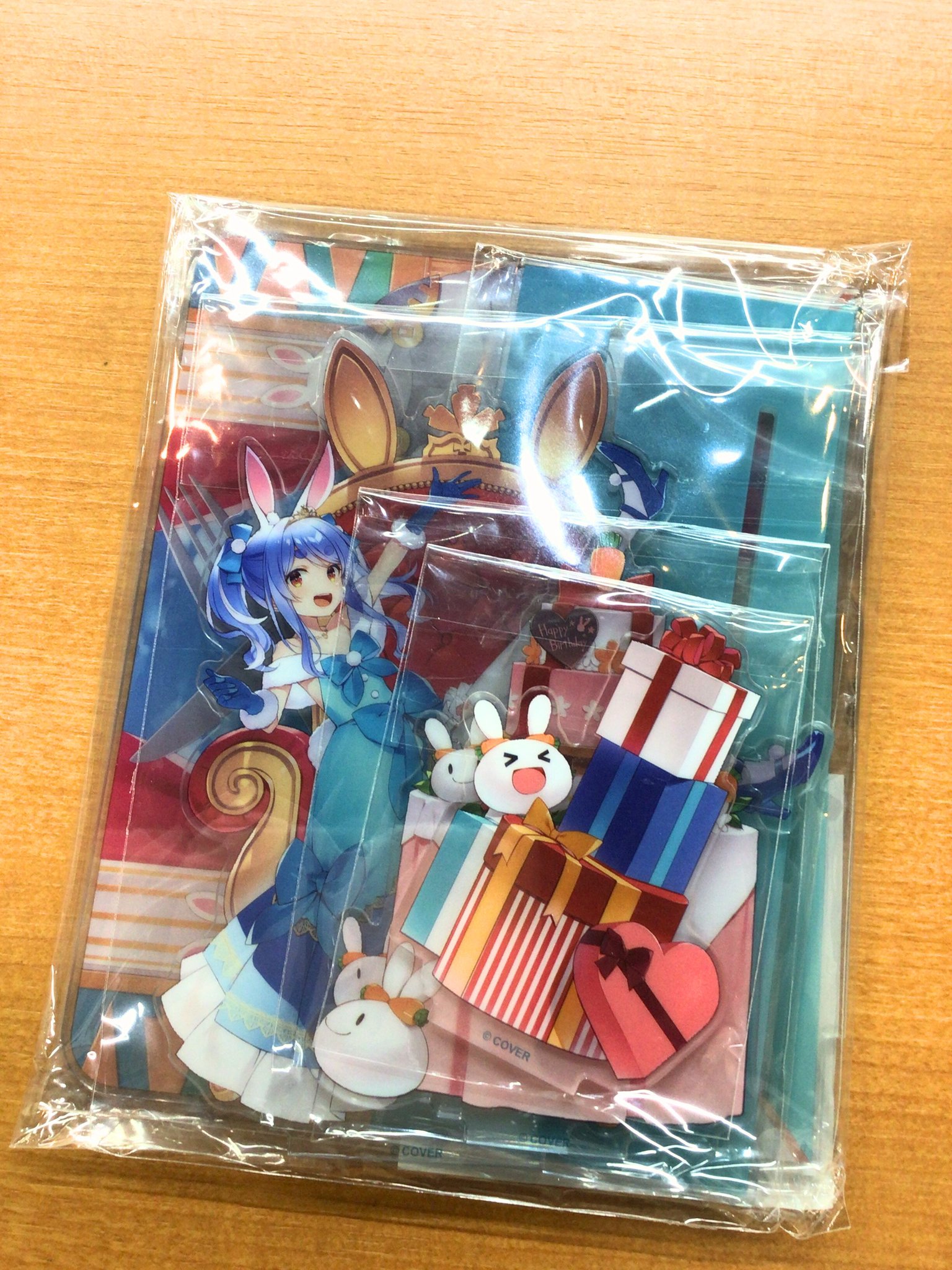 ホロライブ 兎田ぺこら　ホロライブ　オルタナティブ アクリルジオラマスタンド 駿河屋 -<中古>兎田ぺこら アクリルジオラマスタンド 「Among Us