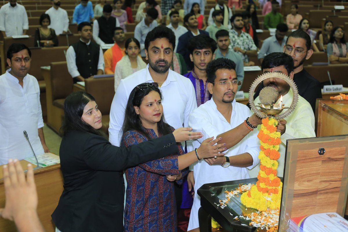 It is not the crowd but ideas that decide the path of the nation.

Think, ask, understand.

#NationalYouthParliament