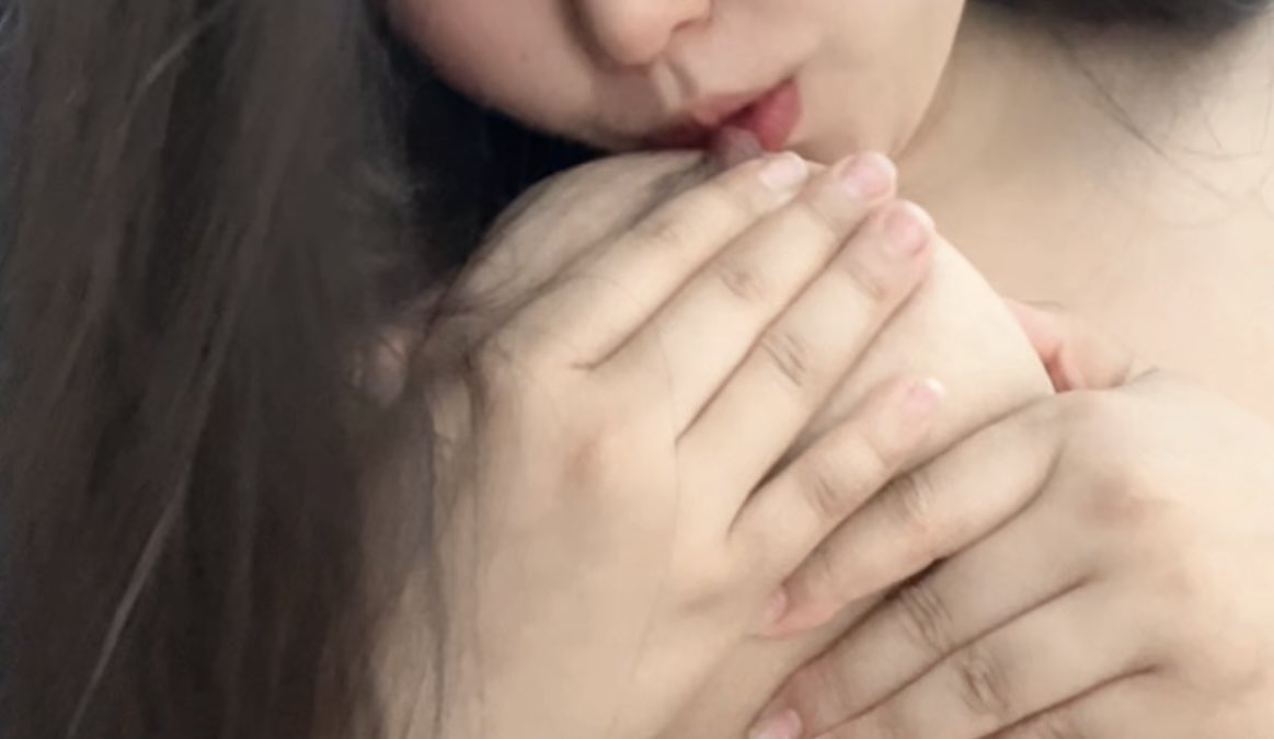 peachySnowWhite's tweet photo. 舔一舔再吸一吸☺️ https://t.co/fE1lkq5YoA