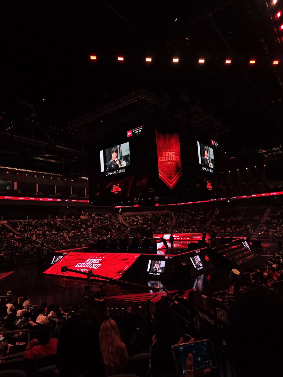 starlitskyxx's tweet image. Been a wild day, will write about it later. For now, we're in and ready to rumble 🫡