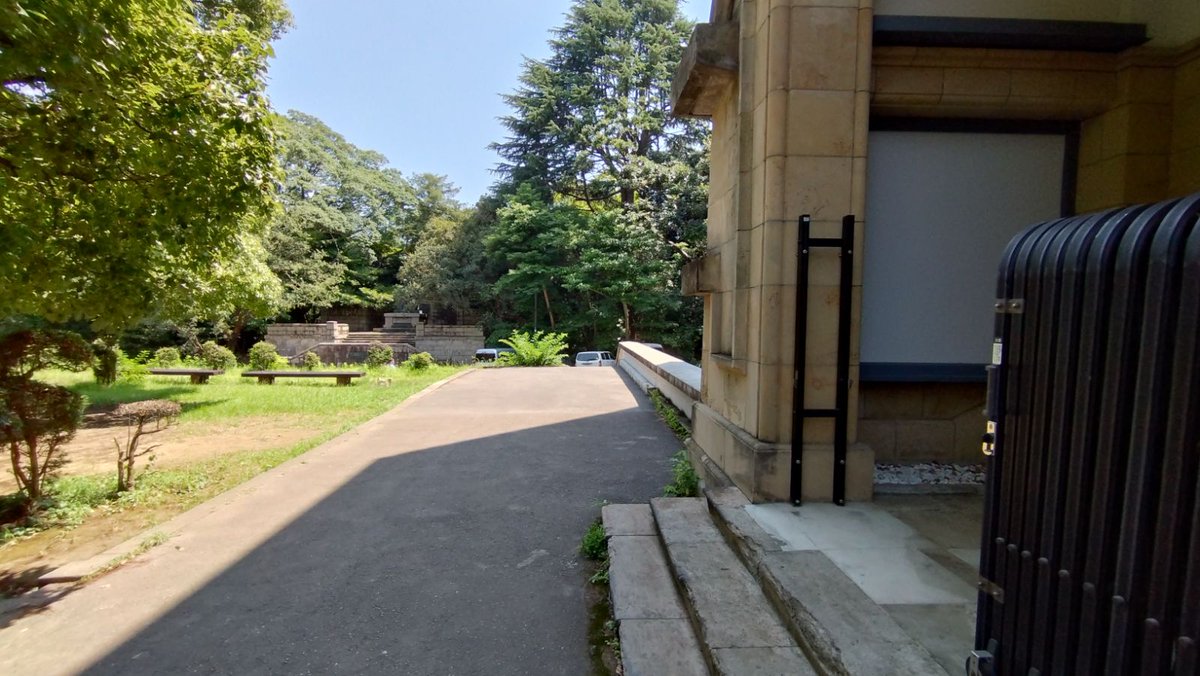 Utokyo_Alumni's tweet image. 【展示企画】人文学研究の紹介
平日限定になりますが、#本郷キャンパス にて研究ポスターの展示イベント「文学部の星座ー若手研究者の挑戦ー」が行われています。
文学部・人文社会系研究科に所属する若手研究者数名が自身の研究をまとめたポスターを展示しています。…
