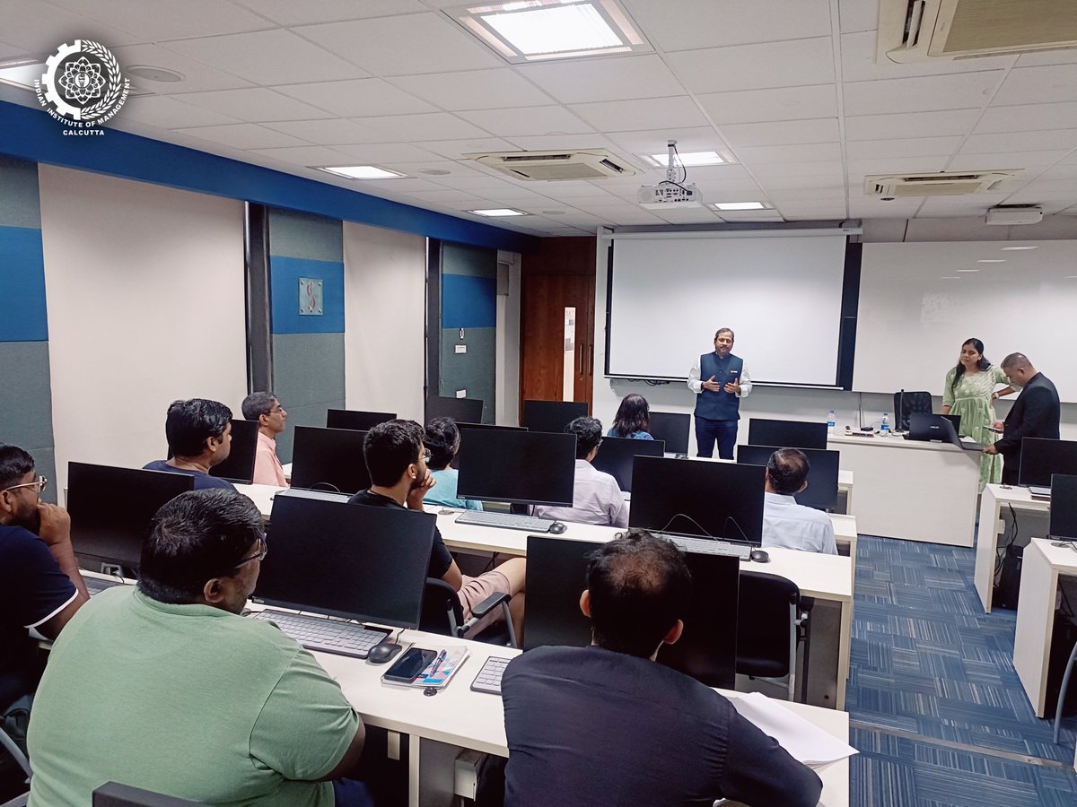 IIM_Calcutta's tweet image. A fantastic opportunity to engage and host Mr. Tirthankar Patnaik, Chief Economist of National Stock Exchange (NSE), and his team on July 24, 2025, at the FRTL Classroom. They led a rich discussion on the NSE Research Initiative and shared valuable insights.