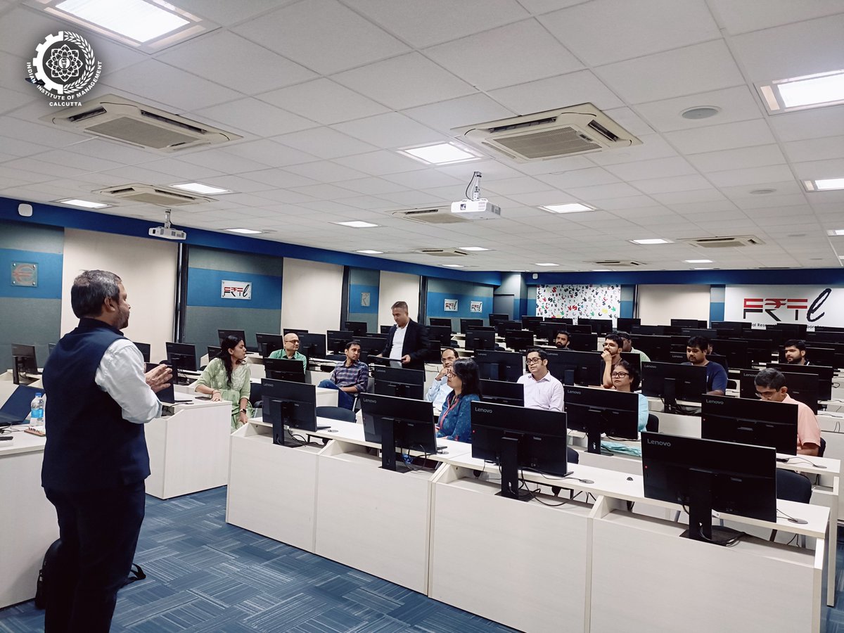 IIM_Calcutta's tweet image. A fantastic opportunity to engage and host Mr. Tirthankar Patnaik, Chief Economist of National Stock Exchange (NSE), and his team on July 24, 2025, at the FRTL Classroom. They led a rich discussion on the NSE Research Initiative and shared valuable insights.