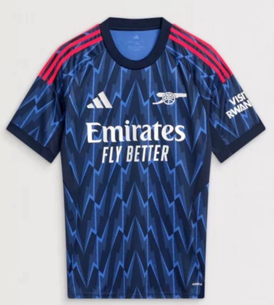 AFCFixtureNews's tweet image. The Arsenal will once again be playing in our new away kit for Sundays pre-season friendly against Newcastle United in Singapore.
Newcastle United will be playing in their home kit.