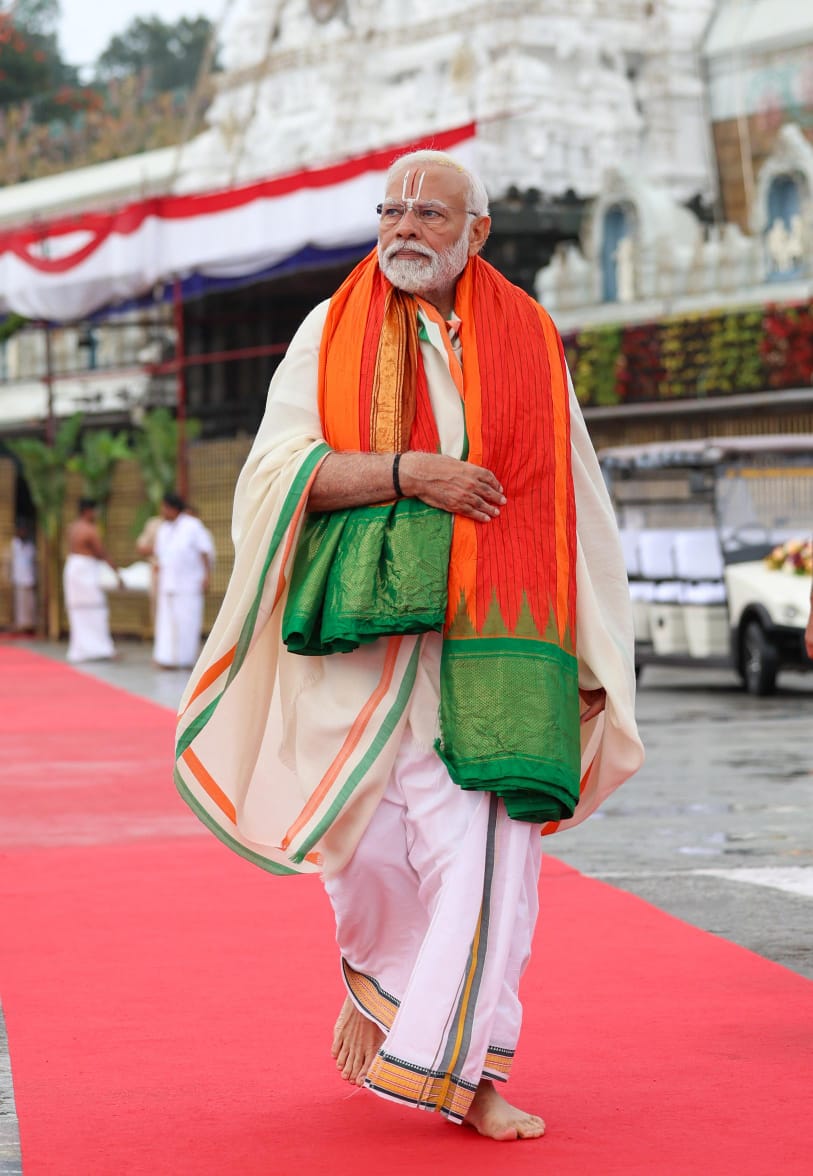 VineetMishra999's tweet image. सेवा,समर्पण और निष्ठा...
को समर्पित 4078 दिन पूर्ण कर भारत के इतिहास में दूसरे लंबे समय तक प्रधानमंत्री पद पर सेवाएं देने वाले जननेता आदरणीय श्री @narendramodi जी आपको हार्दिक बधाई।
यह 11 वर्ष आपके अटूट जनविश्वास और राष्ट्र के प्रगति के प्रति आपकी अथक प्रतिबद्धता को दर्शाते हैं।