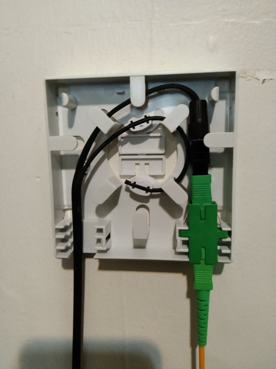 EdwinAguado's tweet photo. Te reparo tu conexión de fibra óptica, cambio de fibra, conectores cableado en general . Caracas y Miranda https://t.co/JkXTFj5Ex0