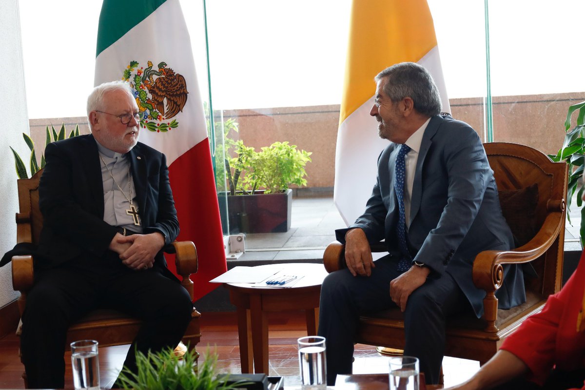 Ieri, S.E. Mons. Gallagher ha incontrato il Ministro degli Affari Esteri del Messico, S.E. il Sig. Juan Ramón de la Fuente Ramírez, per rafforzare le relazioni bilaterali. Tra i temi discussi, i buoni rapporti tra le Parti e il fenomeno migratorio.