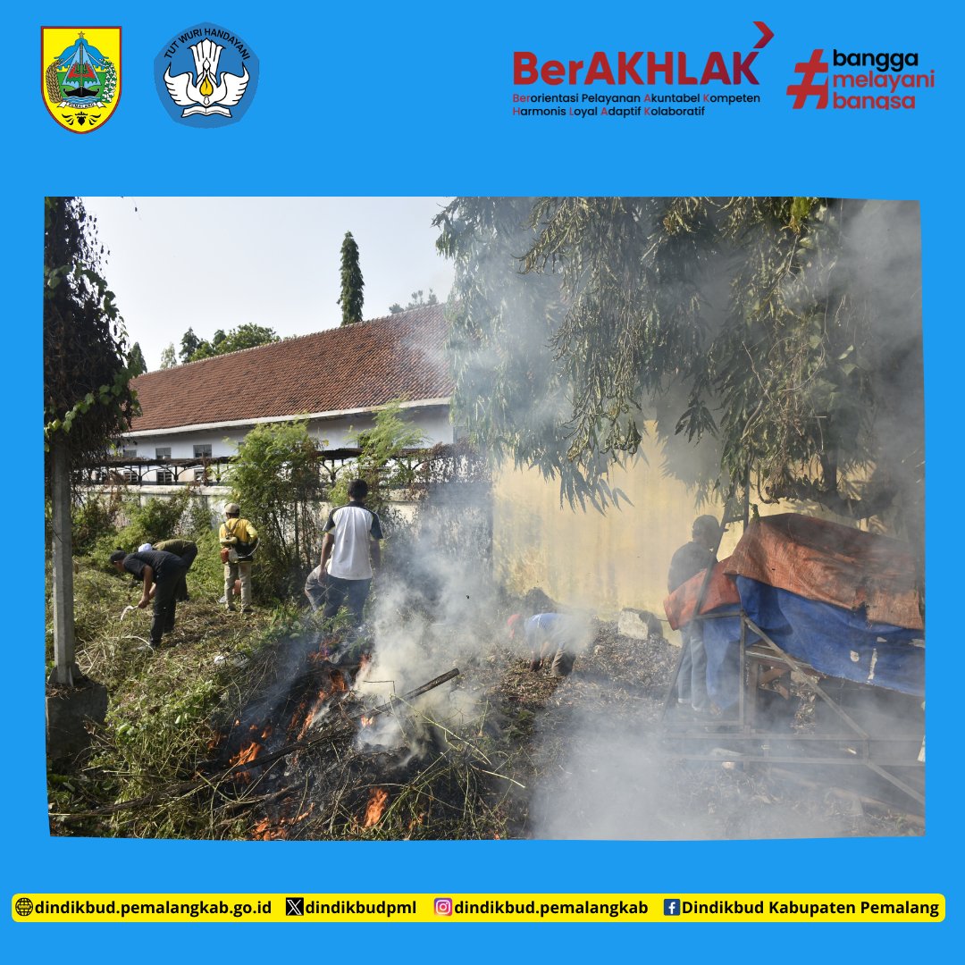 Jum'at 25 Juli 2025 Dinas Pendidikan dan Kebudayaan Kabupaten Pemalang melaksanakan jumat bersih di lingkungan stadion mochtar pemalang.