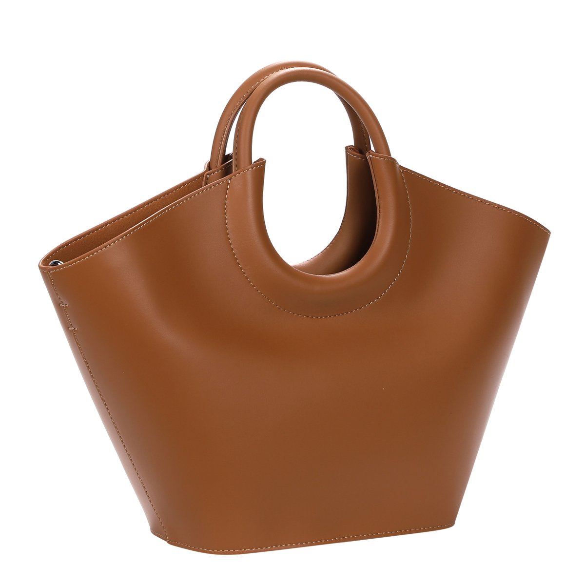 aika_worklog's tweet image. 実際のカバンをAIモデルに持たせてみるのをやってみましたーー
もっとこうしたい...はあるけれど、新しいことをやっている手応えがあります✨

それにしても、AIでできちゃうってすごくないですか...？