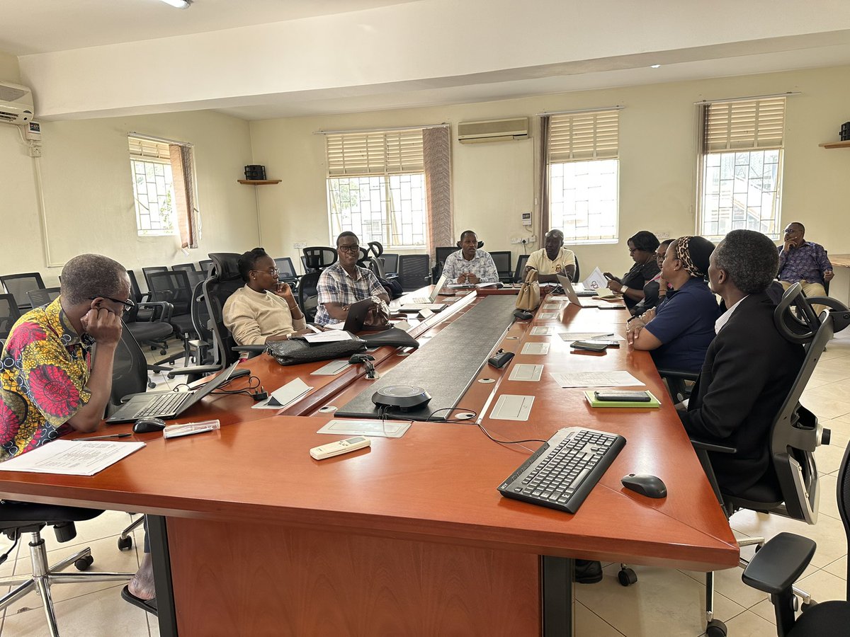 MakerereCHUSS's tweet image. This morning at the Center of the Study of the United States @Makerere our researchers present at the 2nd Research Review Workshop. The presenters are looking at how they are collecting and using secondary data in their research.