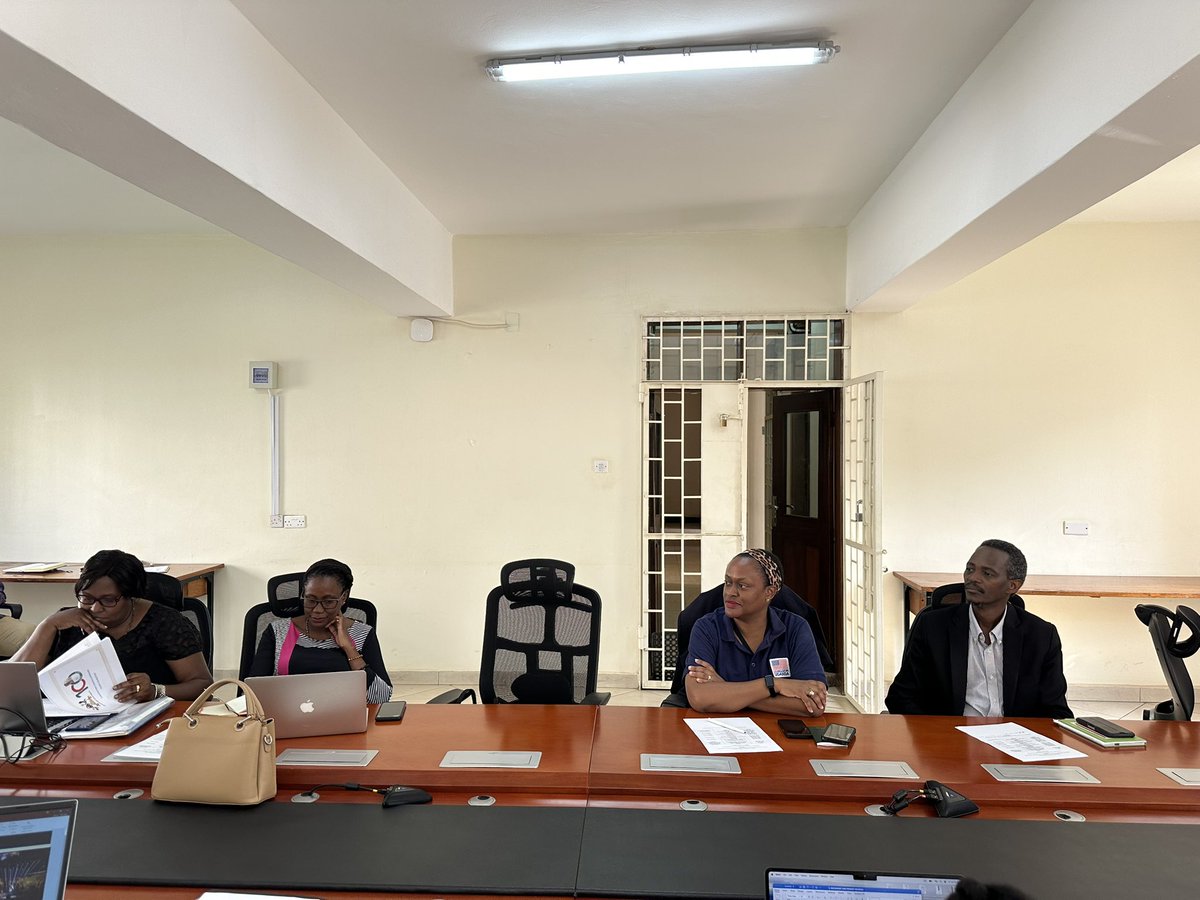 MakerereCHUSS's tweet image. This morning at the Center of the Study of the United States @Makerere our researchers present at the 2nd Research Review Workshop. The presenters are looking at how they are collecting and using secondary data in their research.