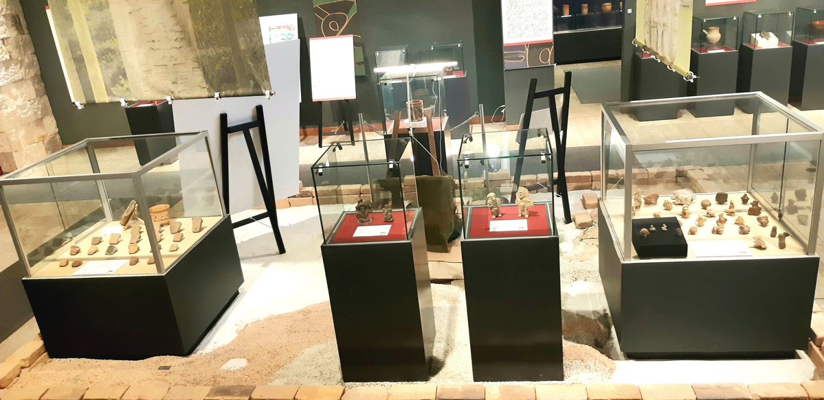 HESOINOSHISHI's tweet image. オイラが小中学生だったら、社会科の自由研究は・・・ぜったいBIZEN中南米美術館でネタを仕入れまくるペカ(^-^) ほかじゃ絶対に教えてくれない古代中南米の楽しくアブナイ話題満載だし、本物のお写真撮れるし、館長に質問し放題だし。