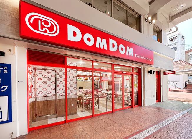 総合スーパー事業に参入！アピタ一号店を札幌にオープン。店内にはドムドムハンバーガーを設置。