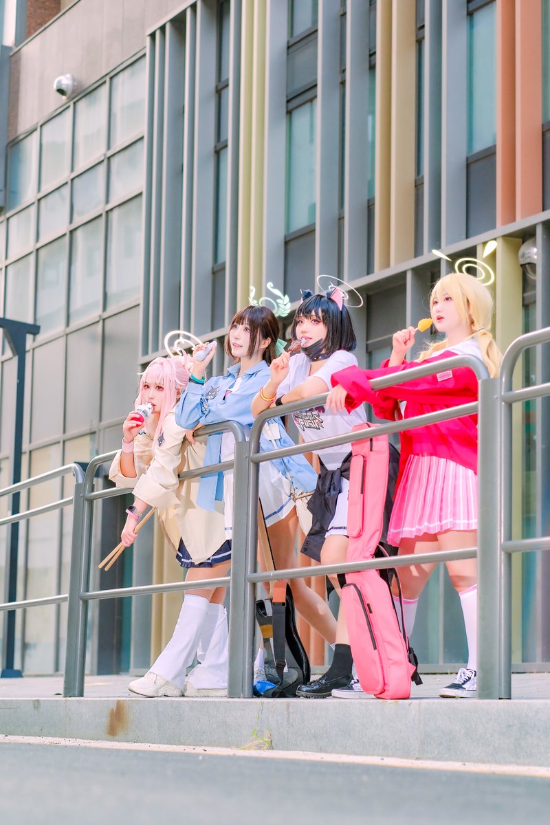 블루 아카이브
방과후 디저트부

카즈사 : n버섯
아이리 : 블리 <a href="/topazbli/">블리 Bli🌸</a> 
요시미 : 넴디 <a href="/codenamed_cos/">넴디::Codename D🪼</a> 
나츠 : 이라  <a href="/kaira_HI/">이라아아아아앙</a> 

p. 종철님 <a href="/photojong/">종철📸</a> 

*추가사진(블로그)*
blog.naver.com/eaeneaen/22394…

#栗村アイリ #杏山カズサ  #伊原木ヨシミ #柚鳥ナツ 
#ブルーアーカイブ  #BlueArchive