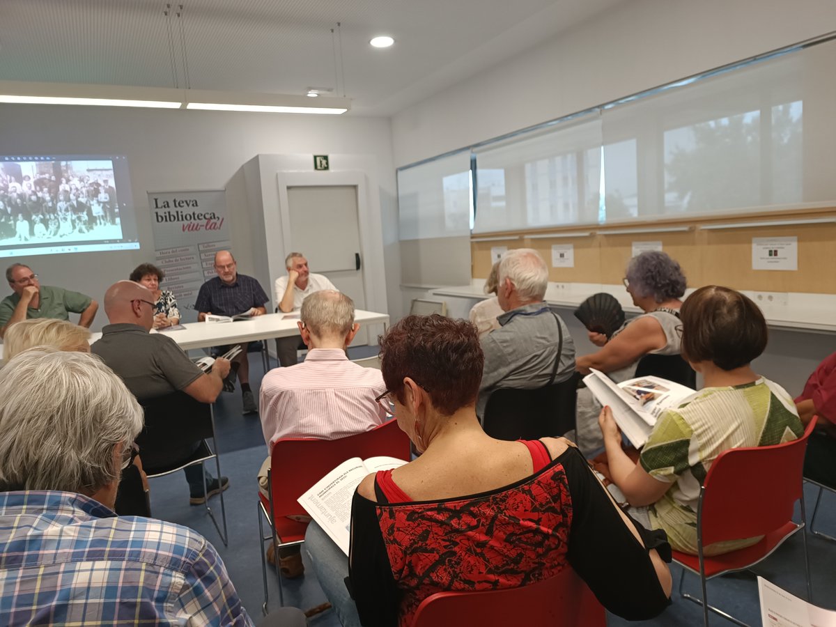 costalluis's tweet image. Presentació de la revista Parlem de Sarrià: es va posar en evidència la seva funció informativa, cultural i de cohesió social. 30 anys d’història avalen el projecte. Lluiteu per la seva continuïtat @avilasimon @SarriadeTer  @RogerCasero @Quimrodrig2 @rogertorrent @univgirona