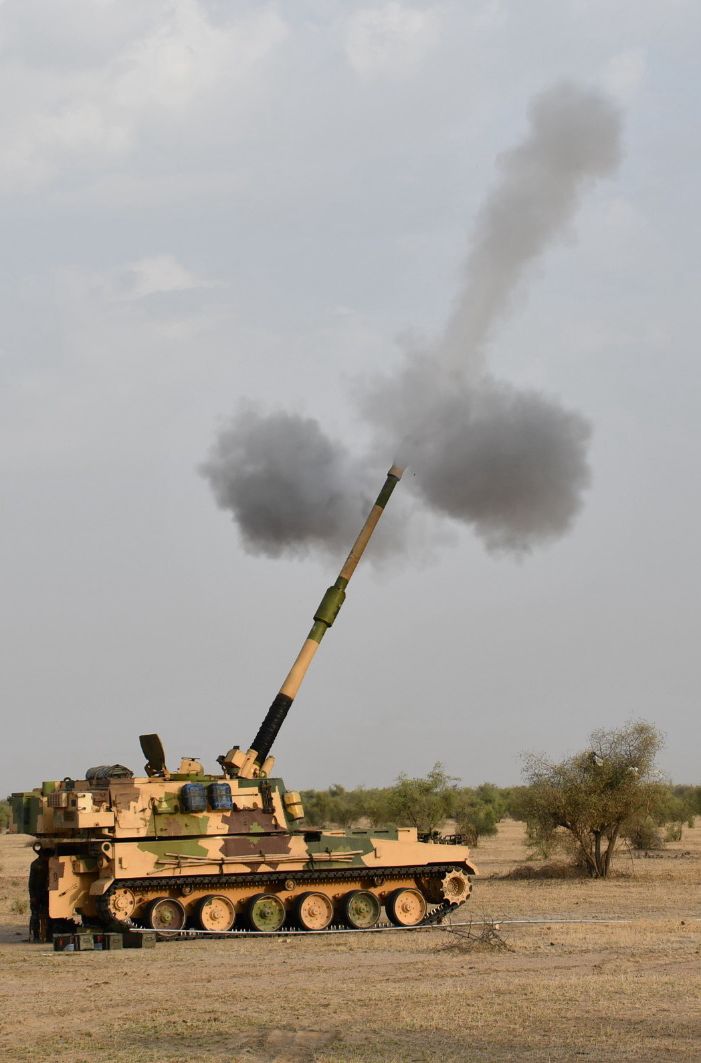 KonarkCorps's tweet image. “Loud, Lethal &amp;amp; Unmatched”

#KonarkGunners successfully
conducted #155mmArtillery
ammunition trials at Pokhran Field
Firing Ranges, reaffirming
commitment of #IndianArmy for
capability enhancement - giving
impetus to indigenous production.

#AtmaNirbharBharat

@adgpi
@IaSouthern