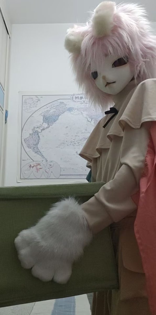 quantizzzed's tweet image. Posting this tweet for my friend, bes, who tries to cosplay Este from Temmie&apos;s game &quot;Dweller&apos;s Empty Path&quot; !!
#DwellersEmptyPath 
@tuyoki @japan_tem