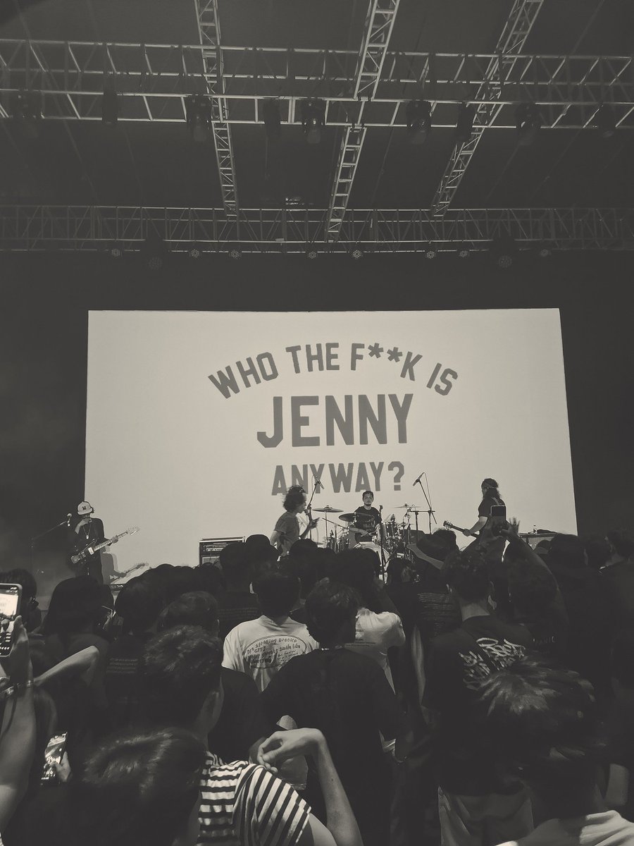 rafizaennn's tweet image. turonggo skit memanggil arwah yang bernama jenny