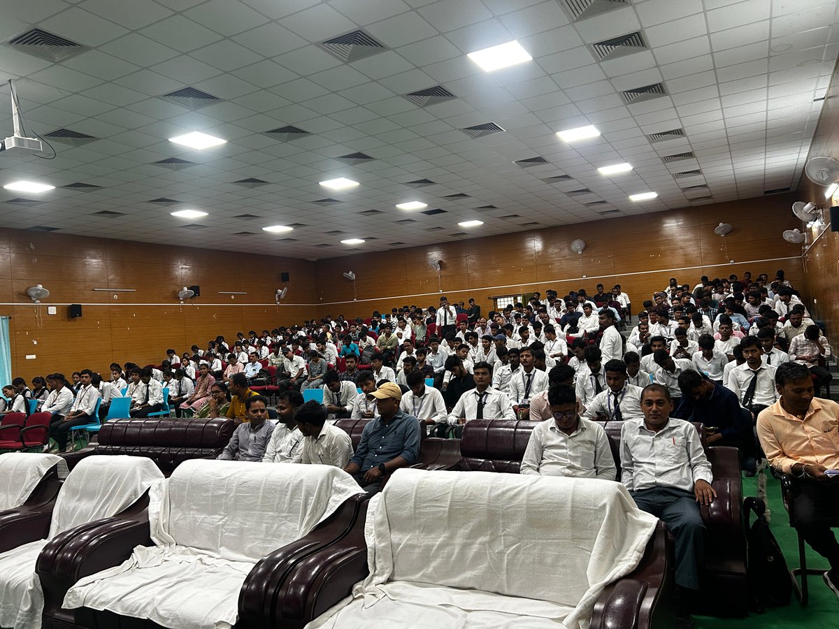 startup_bihar's tweet image. 🚀 Bihar Idea Festival 2025 | Event | Arwal District
Today’s Bihar Idea Festival 2025 event in Arwal witnessed incredible energy and enthusiasm among aspiring youth!
The event spotlighted innovation, startup journeys, mentorship, and seed funding opportunities.
🌟 Brimming with…