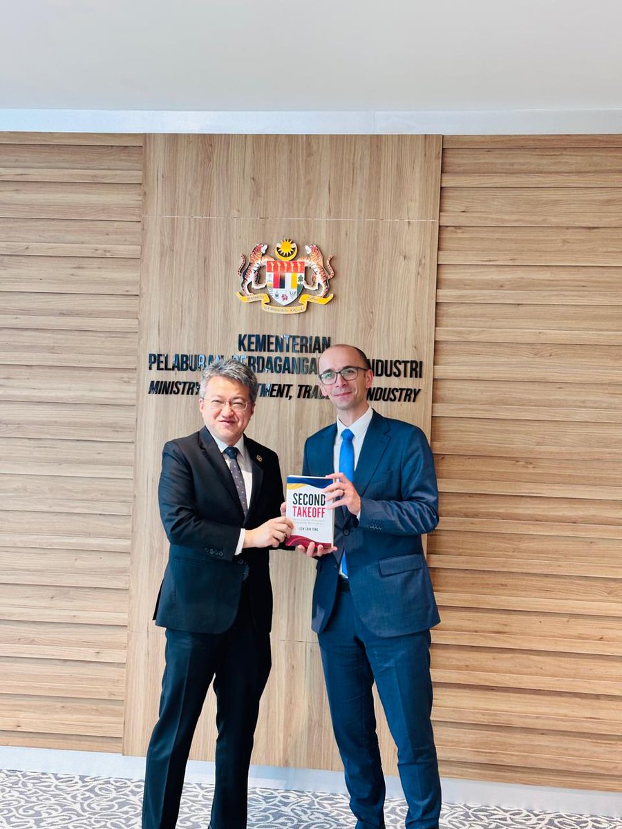 Kreshnik Ahmeti (@kreshnik_a) on Twitter photo Engaging discussion with Malaysia’s Deputy Minister <a href="/LiewChinTong/">Liew Chin Tong</a> on enhancing our economic ties. We talked trade, investment, and proposed launching bilateral agreements and joint business forums.
🇽🇰 🇲🇾 Engaging discussion with Malaysia’s Deputy Minister <a href="/LiewChinTong/">Liew Chin Tong</a> on enhancing our economic ties. We talked trade, investment, and proposed launching bilateral agreements and joint business forums.
🇽🇰 🇲🇾