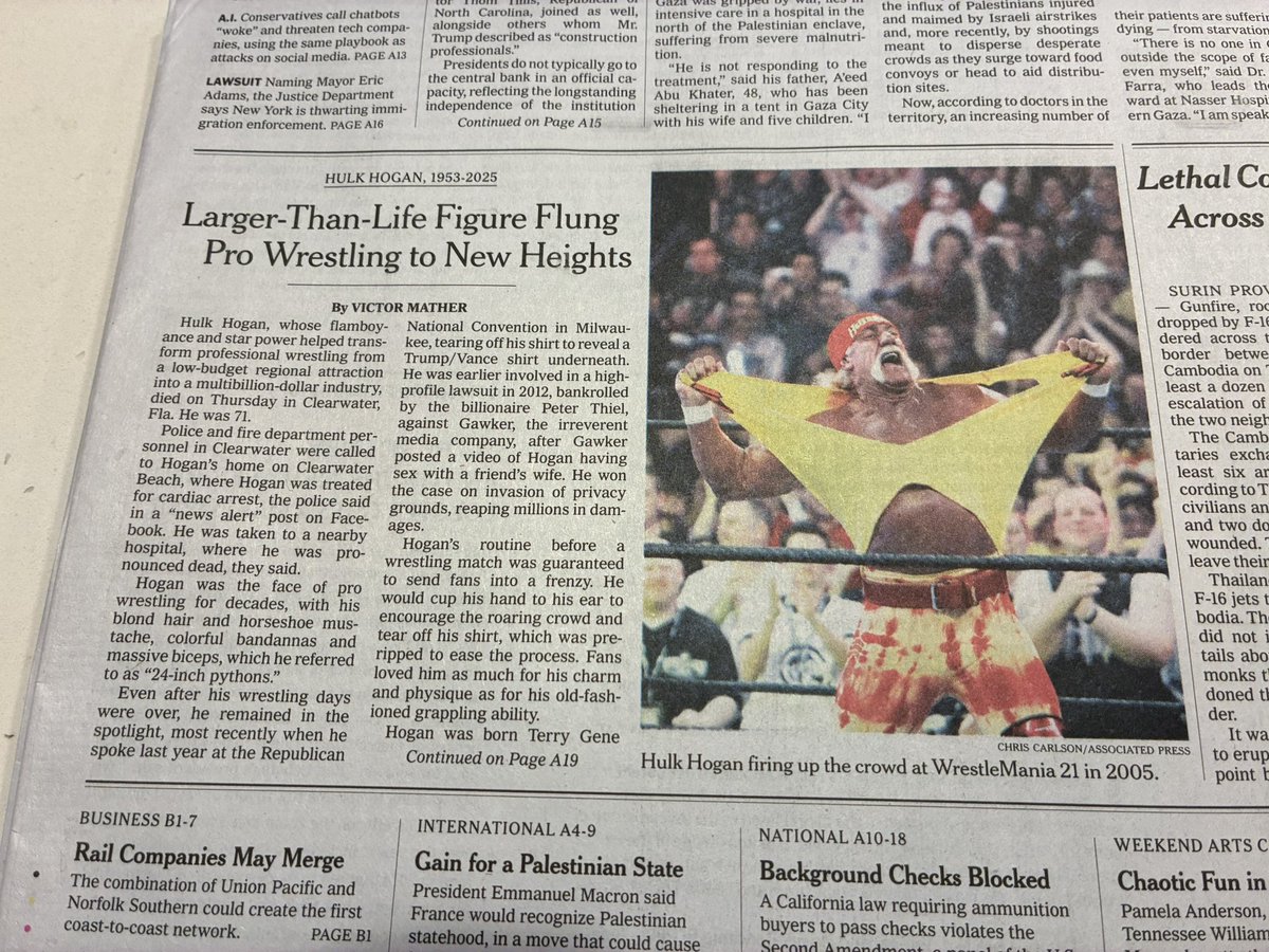 thepressboxpod's tweet image. To answer a question posed on yesterday’s pod:

Yes, Hulk Hogan’s obit did run on Page A1 of the New York Times. 
open.spotify.com/episode/3zkEBX…