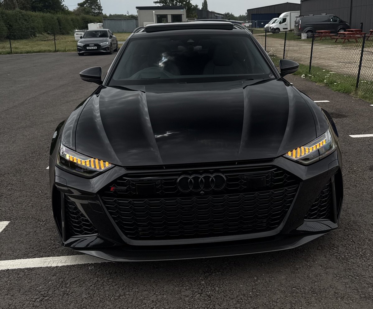 Earlsimxx's tweet image. Today’s taxi: Audi RS6 Avant ✅