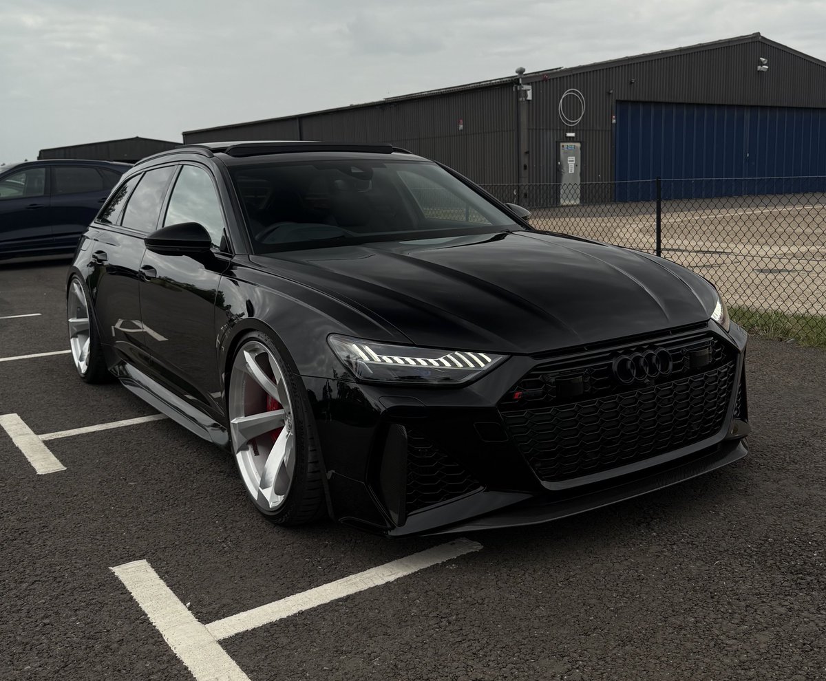 Earlsimxx's tweet image. Today’s taxi: Audi RS6 Avant ✅