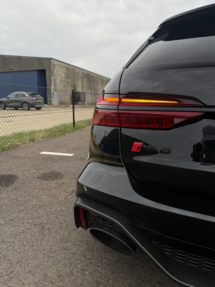 Earlsimxx's tweet image. Today’s taxi: Audi RS6 Avant ✅