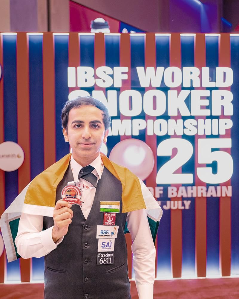 ONGC_'s tweet image. 🏆
Heartiest congratulations to cue legend and #PrideOfONGC @PankajAdvani247 for winning the silver medal at the @ibsf World 6-Red #Snooker Championship in Manama, Bahrain! 🇮🇳🎱
With yet another stellar performance on the global stage, #ONGCian Pankaj, Padma Bhushan, continues…