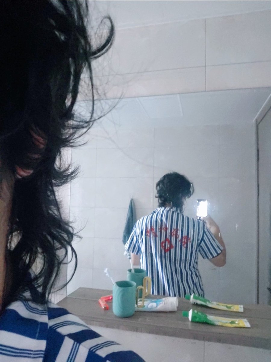 成功入职精神病院！！！
（其实是道具服）