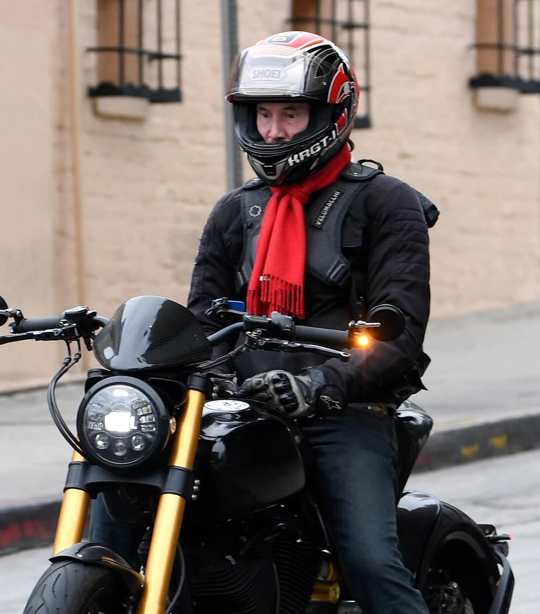 keanureevesfptr's tweet image. Reeves mode: activated!! 🔥🏍️

Keanu Reeves is spotted on a motorcycle ride in Los Angeles. (July 23) 

📸 holycolorfulpig.tumblr.com

instagram.com/p/DMh8sj0tqAy/…