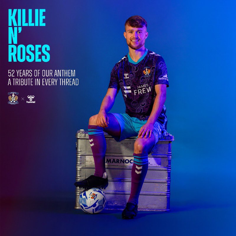 TheShirtUnion's tweet image. 🟪🌹| @KilmarnockFC 3rd 25/26
Another beauty from @hummel1923 x Kilmarnock.
Featuring a bold, modern rose pattern embedded across a deep purple base as a contemporary nod to Rugby Park and the Marie Osmond song “Paper Roses” which is sung on the terraces.