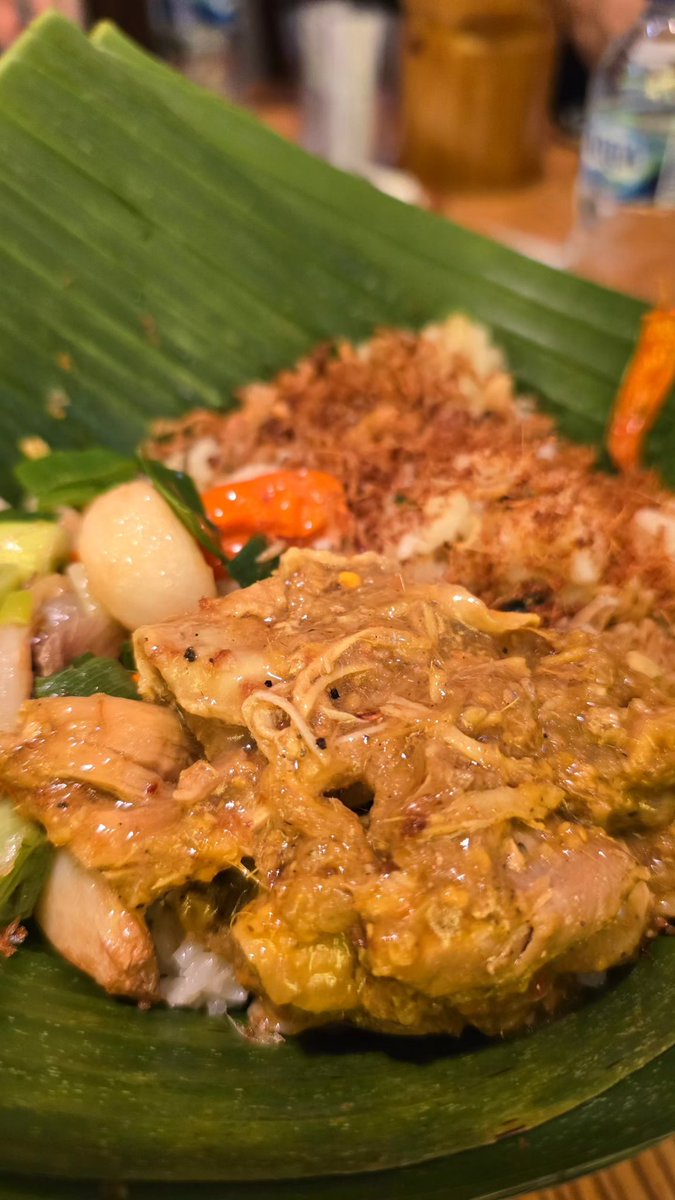 Kristine_GD's tweet image. Gado gado is lifeu (while stuck in JKT traffic and sweating bullets 😅)